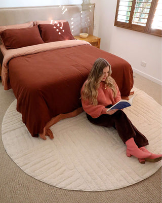 Arbori Ivory Abstract Round Rug