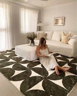 Jardime Green and Ivory Geometric Washable Rug